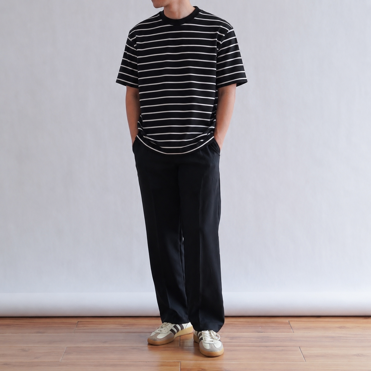 BOX EMBOSSED STRIPED TEE IN BLACK