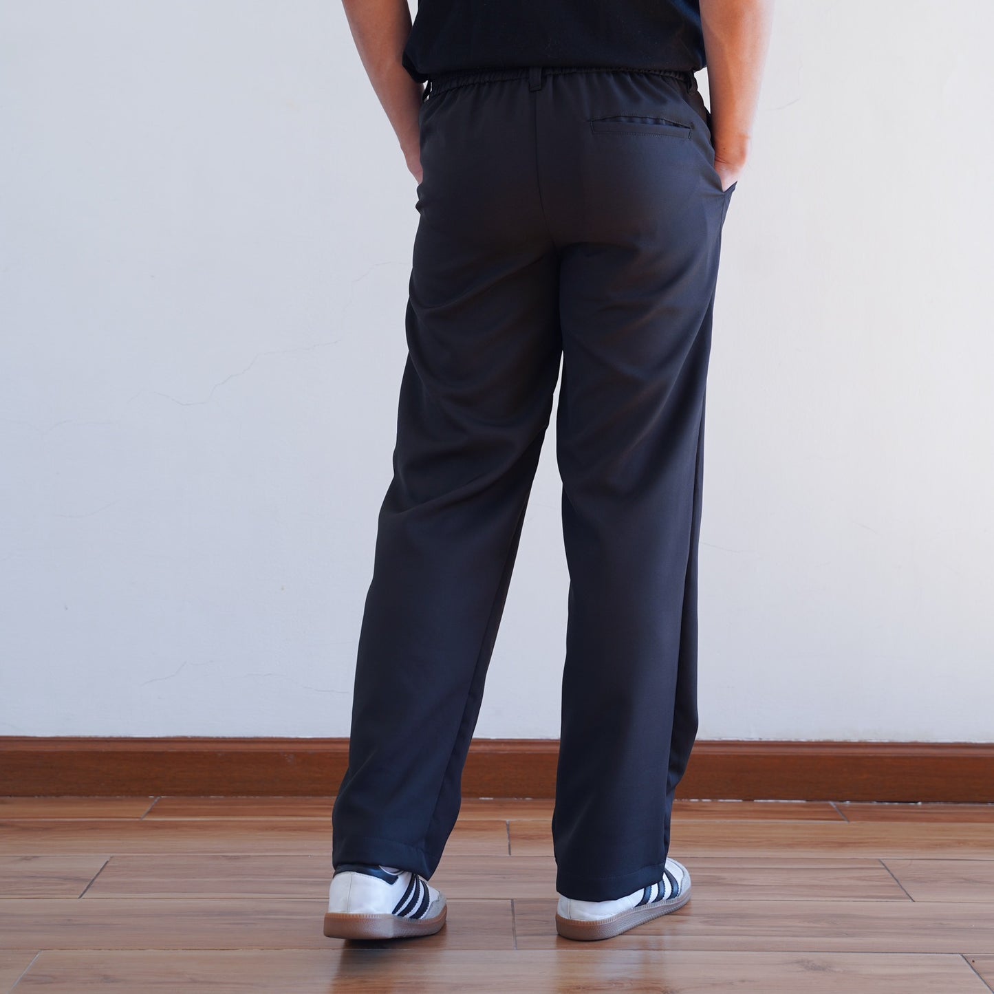 WIDE LEG PANTS IN BLACK