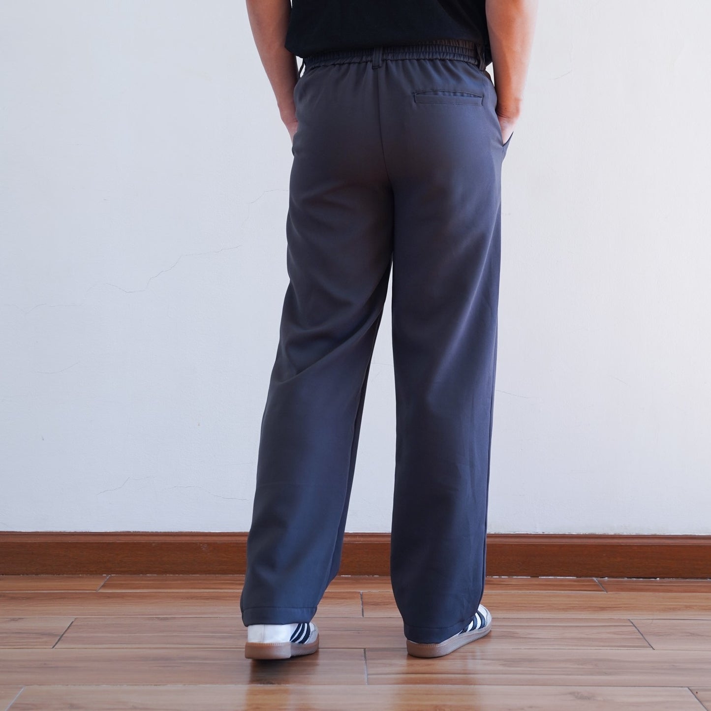 WIDE LEG PANTS IN DARK GRAY