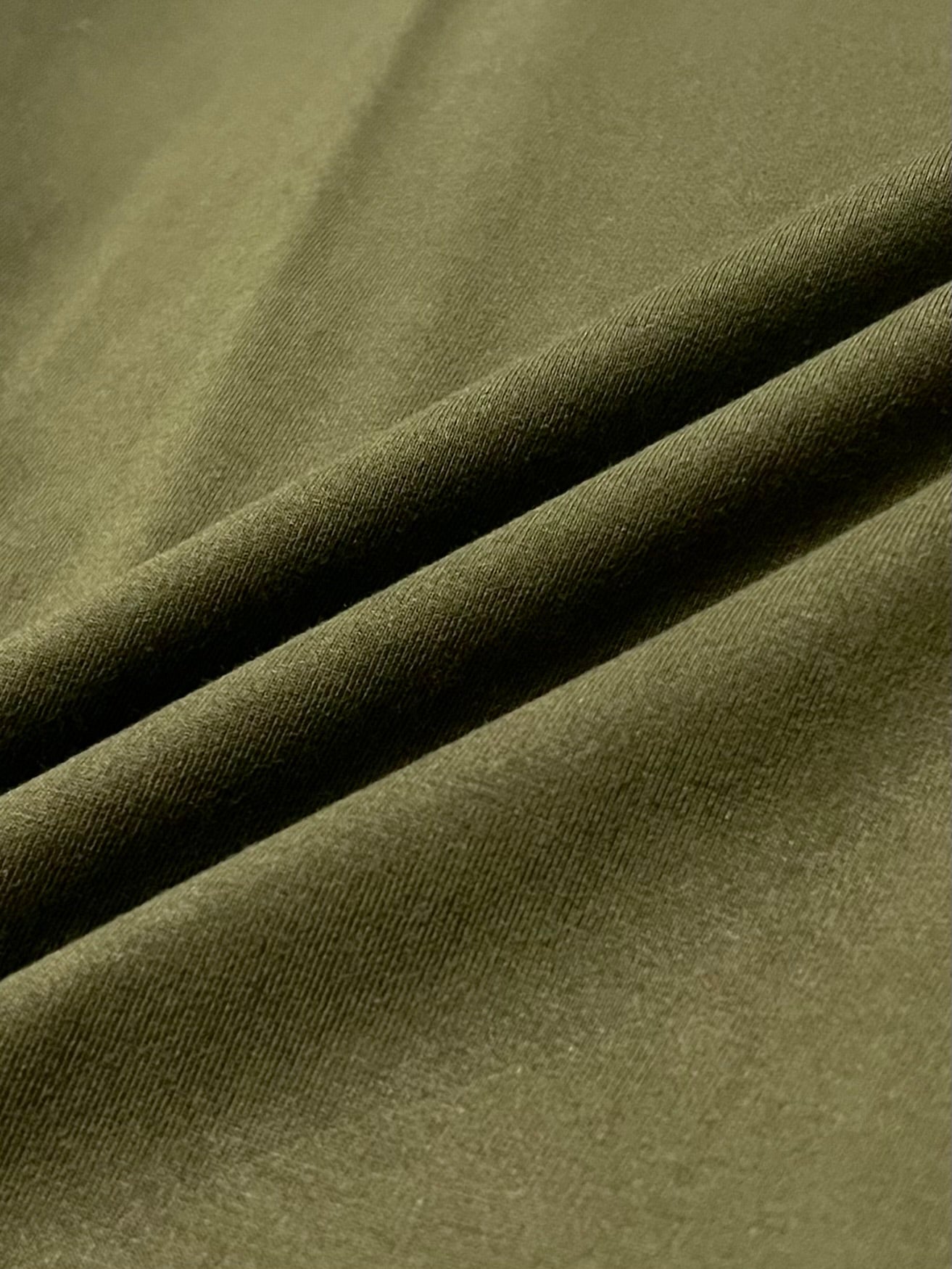 CLASSIC TEE IN ARMY GREEN