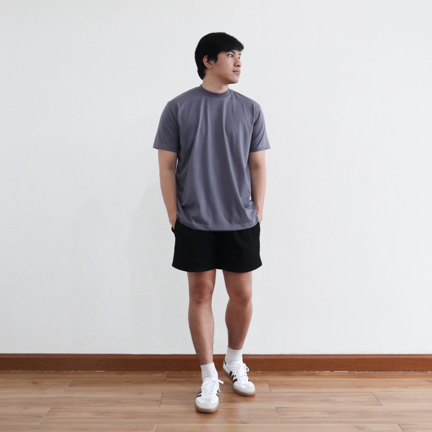 CLASSIC TEE IN DARK GRAY