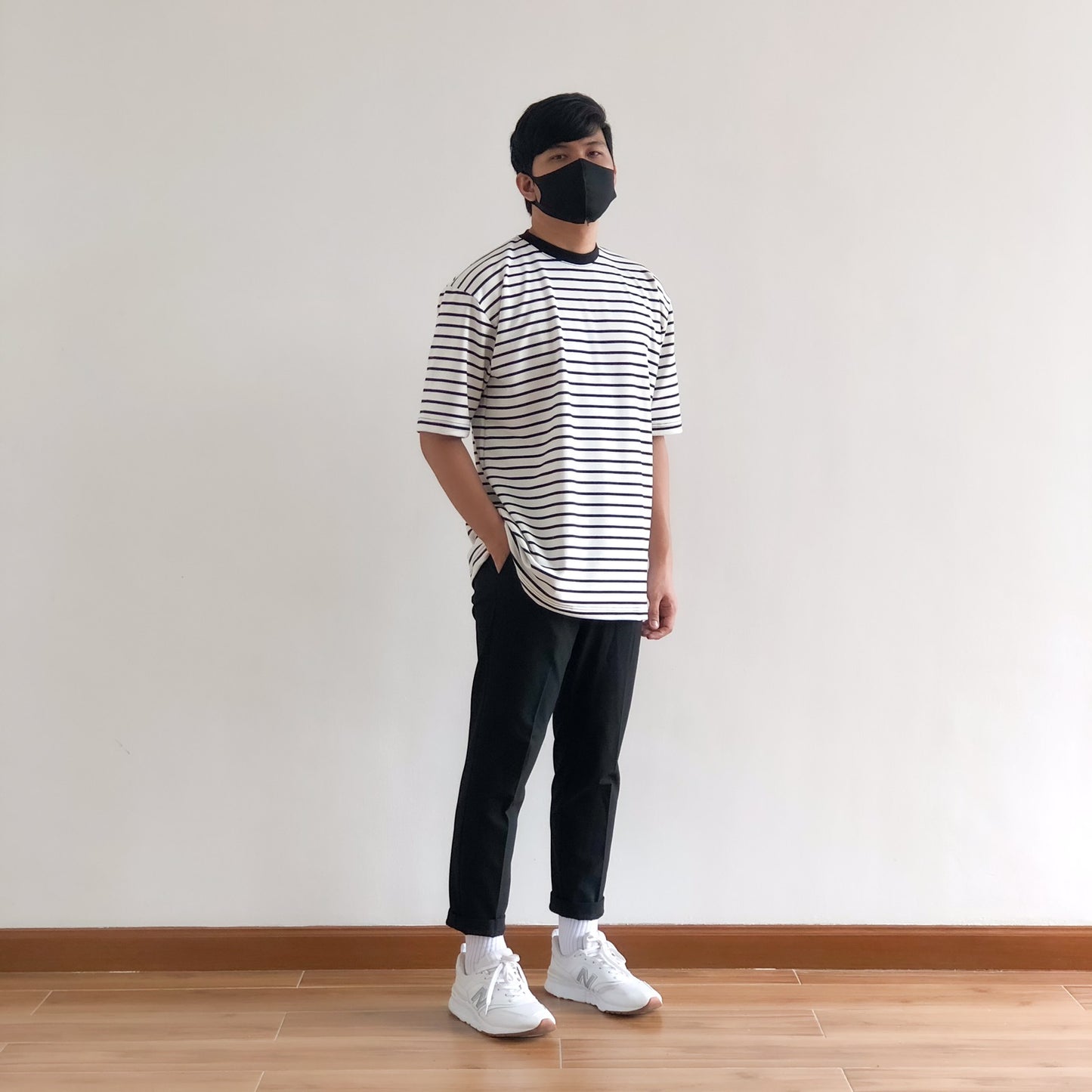KOREAN ANKLE PANTS IN BLACK