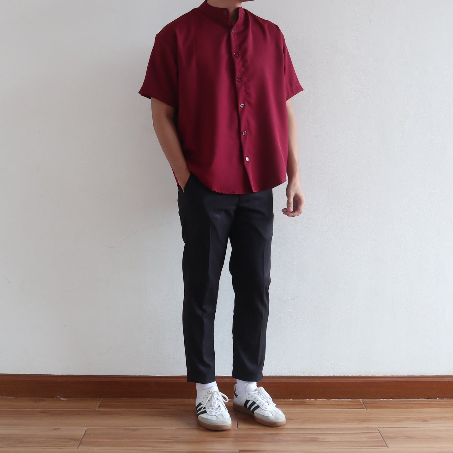 CLASSIC MANDARIN COLLAR IN WINE