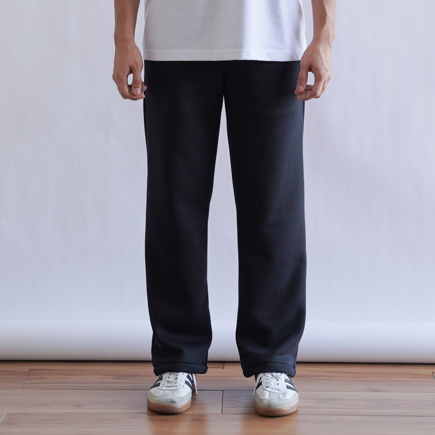 SWEATPANTS IN BLACK