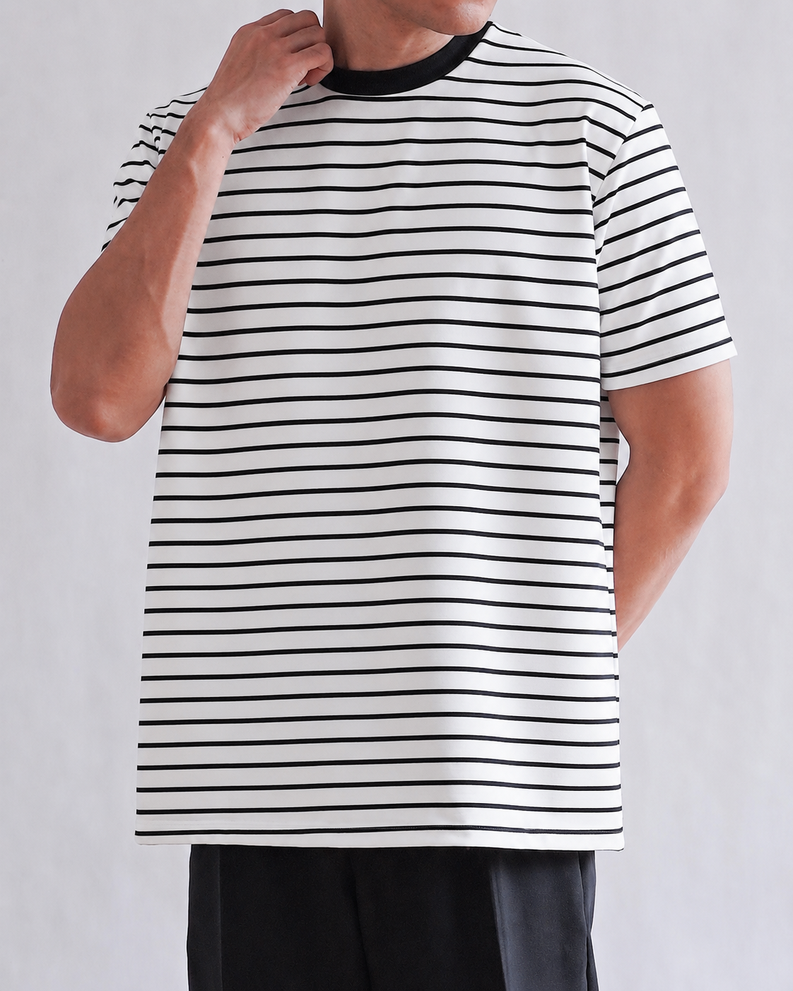 CLASSIC EMBOSSED STRIPED TEE IN WHITE