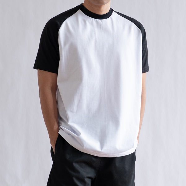 CLASSIC RAGLAN TEE IN WHITE/BLACK