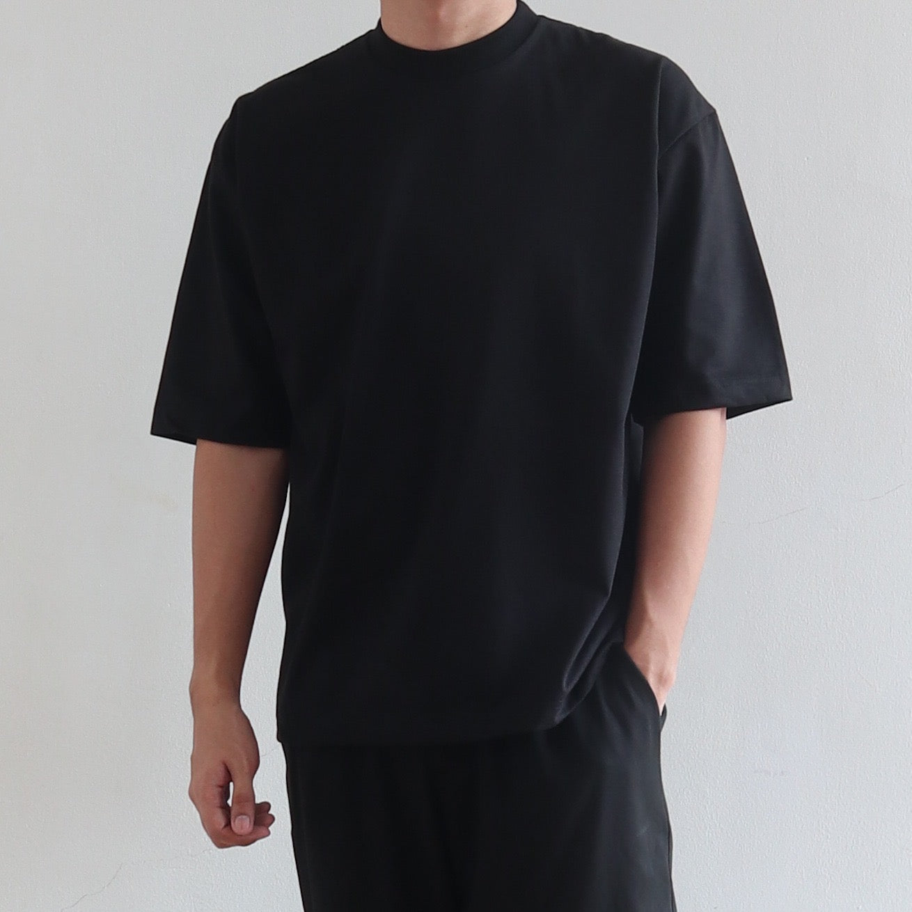BOX TEE IN BLACK