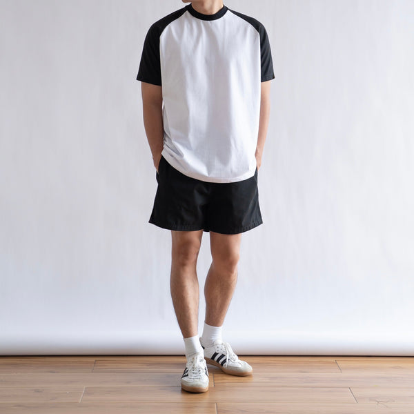 CLASSIC RAGLAN TEE IN WHITE/BLACK