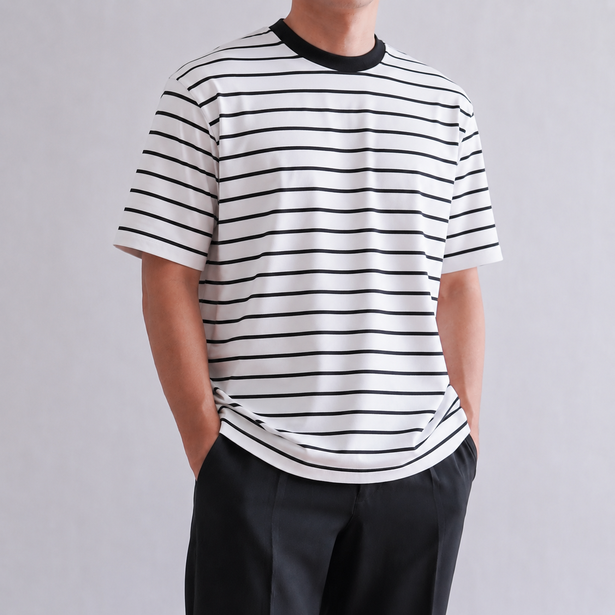 BOX EMBOSSED STRIPED TEE IN WHITE
