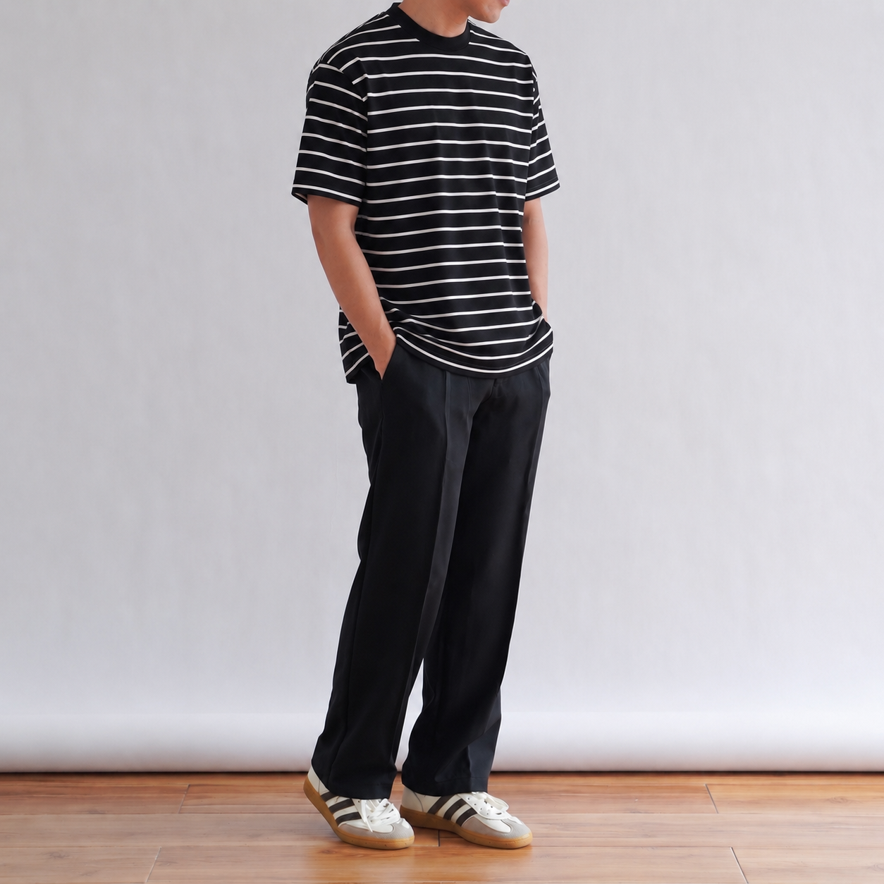 BOX EMBOSSED STRIPED TEE IN BLACK