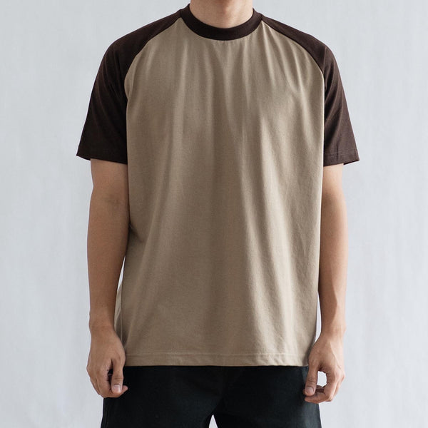 CLASSIC RAGLAN TEE IN MOCHA/DARK BROWN