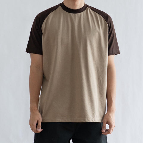CLASSIC RAGLAN TEE IN MOCHA/DARK BROWN