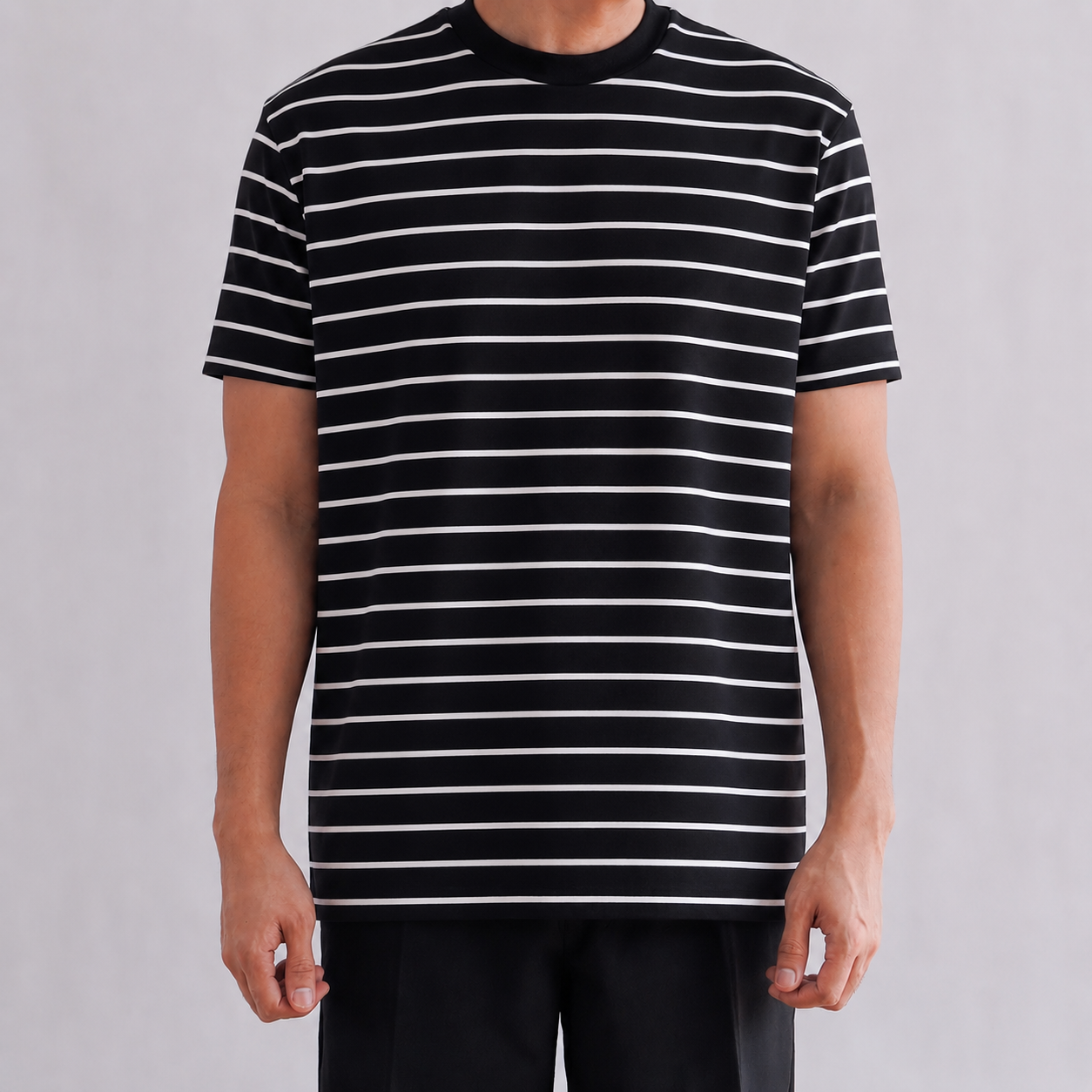 CLASSIC EMBOSSED STRIPED TEE IN BLACK