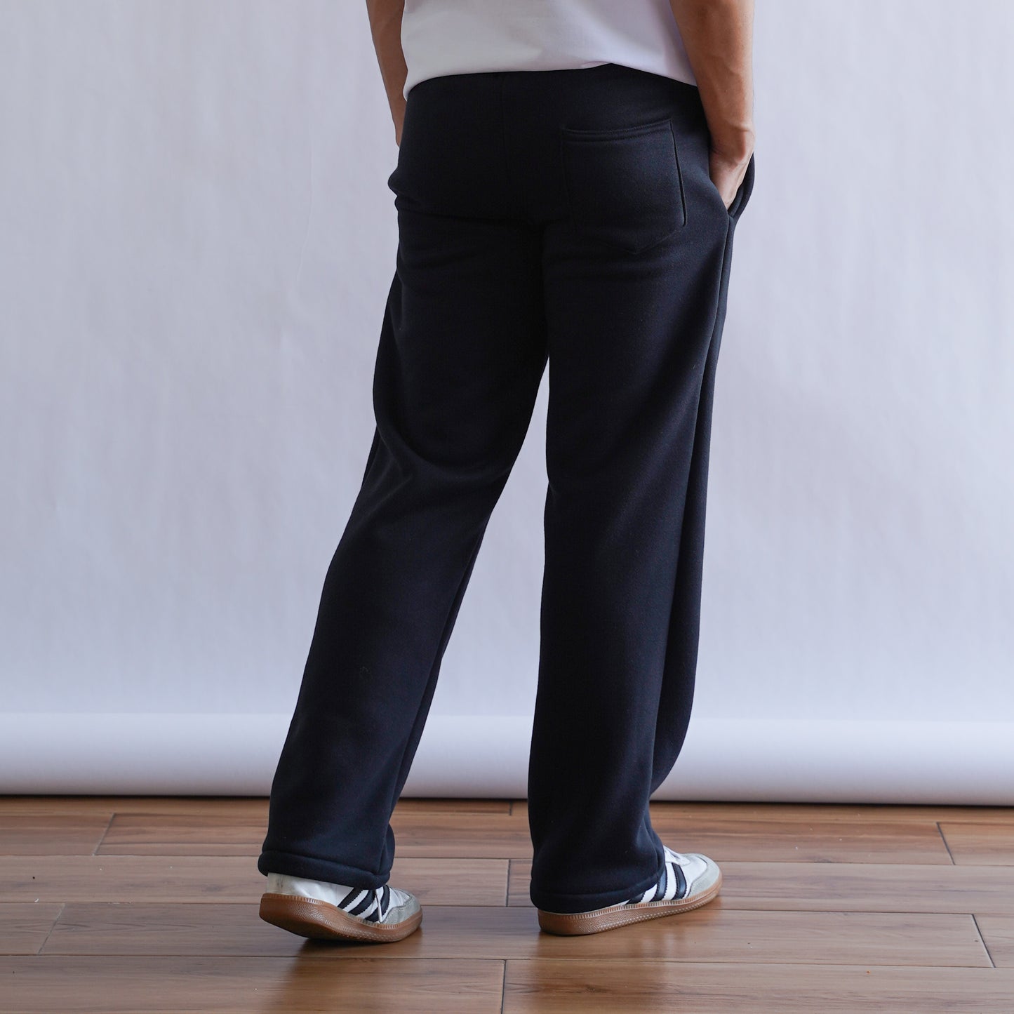 SWEATPANTS IN BLACK