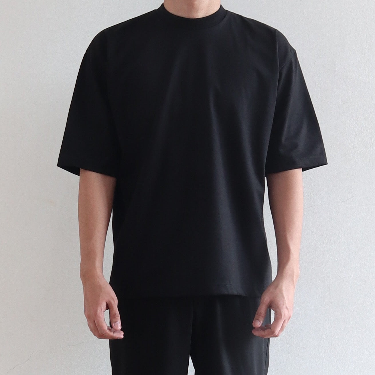 BOX TEE IN BLACK