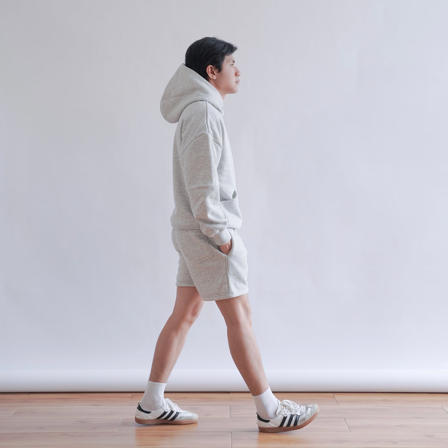 BOX FIT HOODIE IN HEATHER GRAY