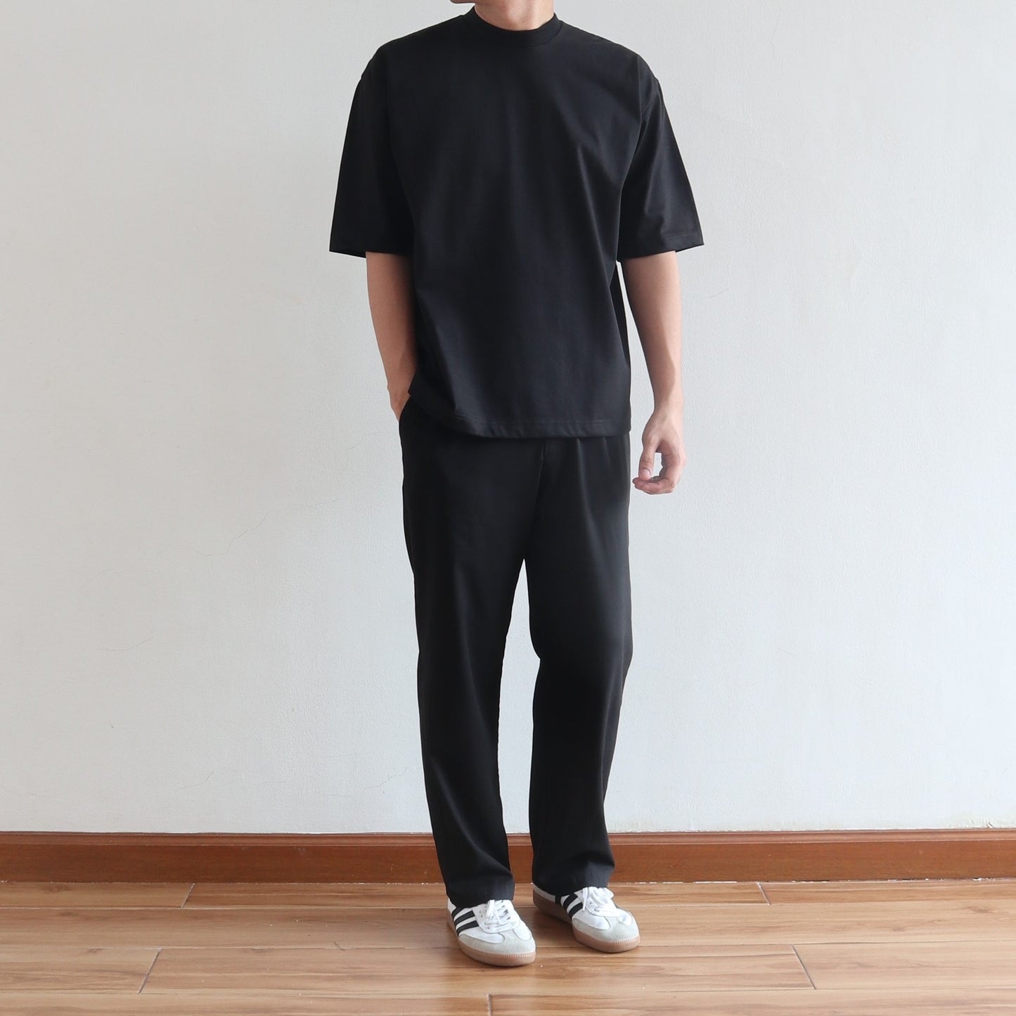 BOX TEE IN BLACK