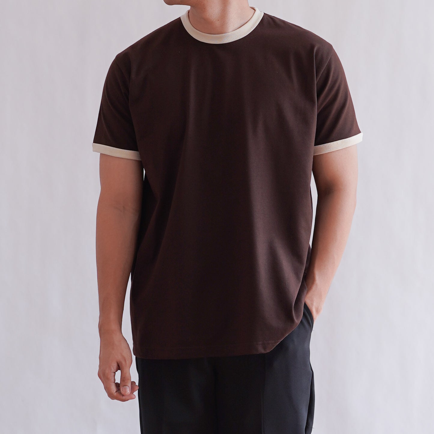 CLASSIC RINGER O TEE IN DARK BROWN/OFF WHITE