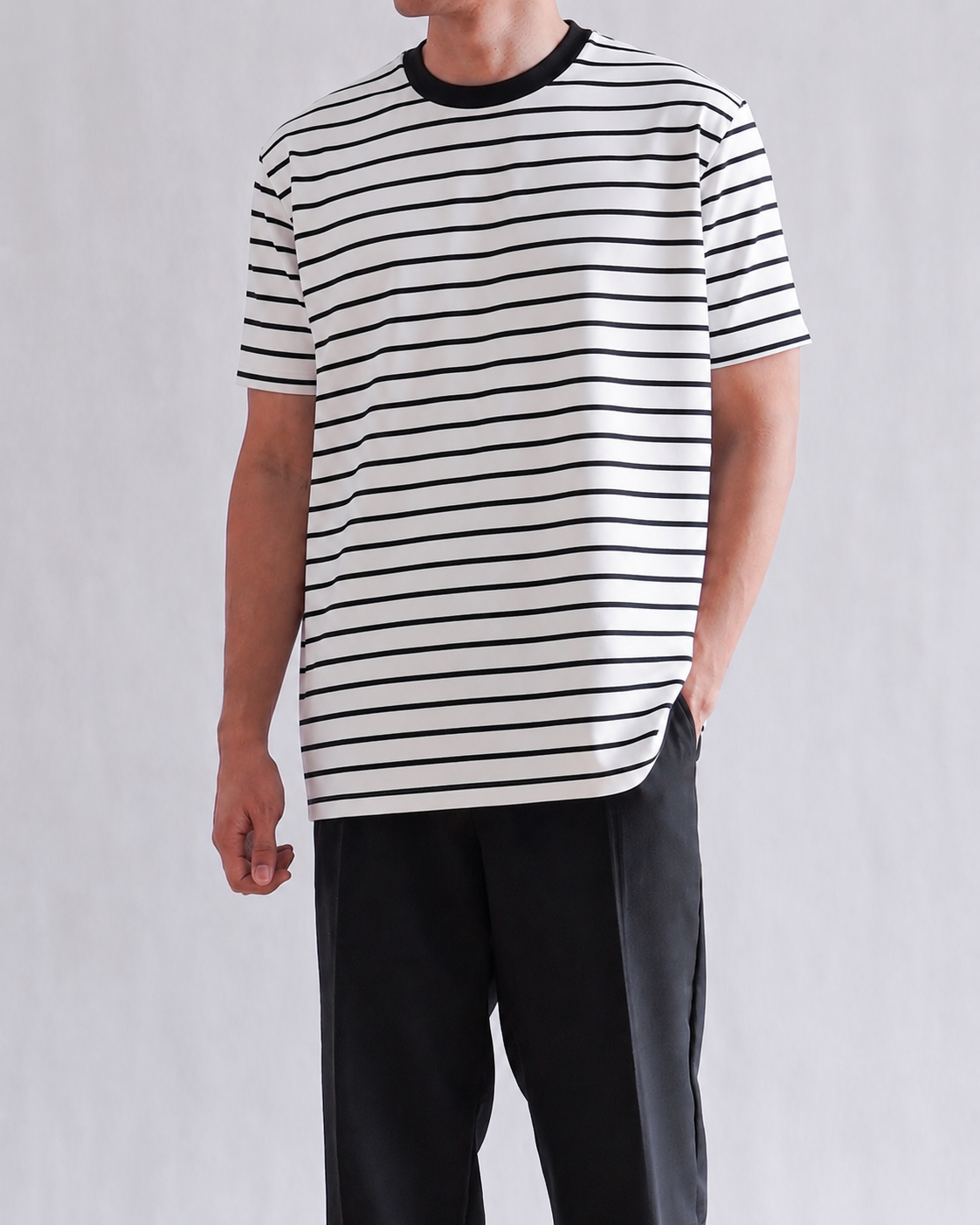 CLASSIC EMBOSSED STRIPED TEE IN WHITE