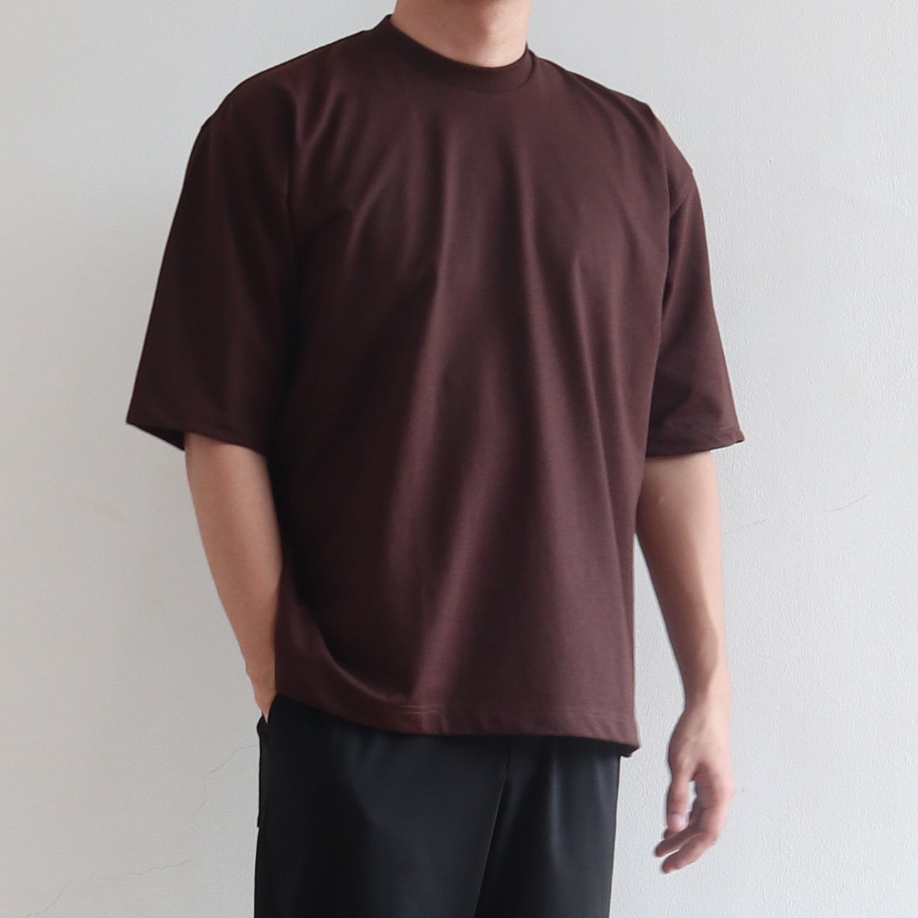 BOX TEE IN DARK BROWN