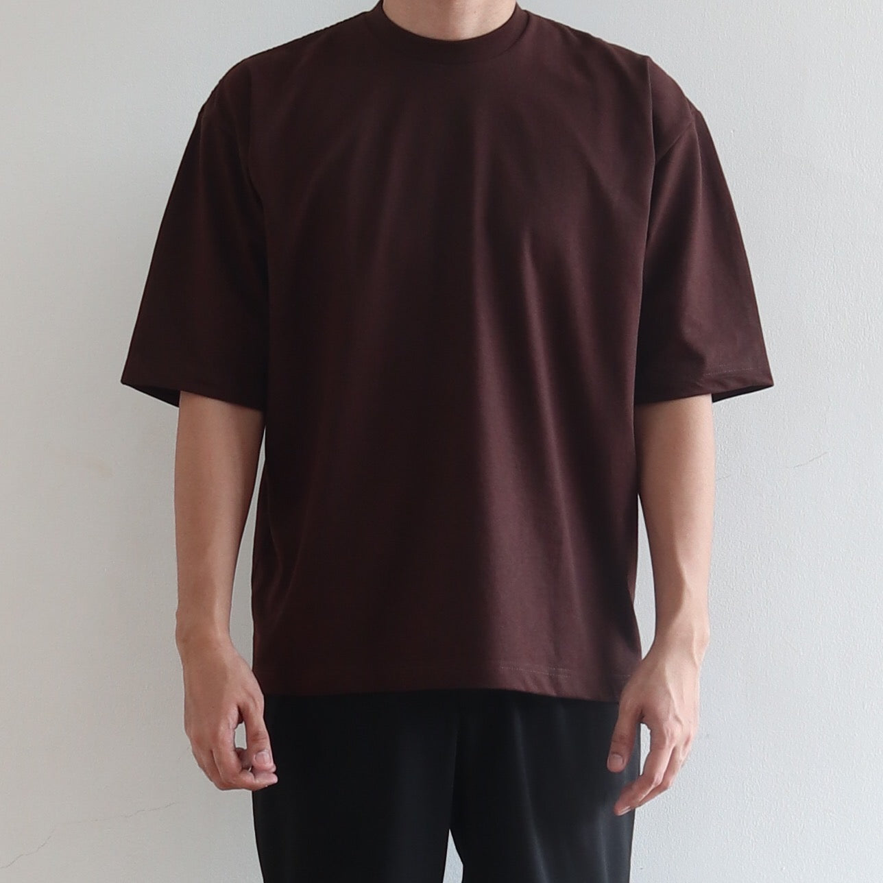 BOX TEE IN DARK BROWN