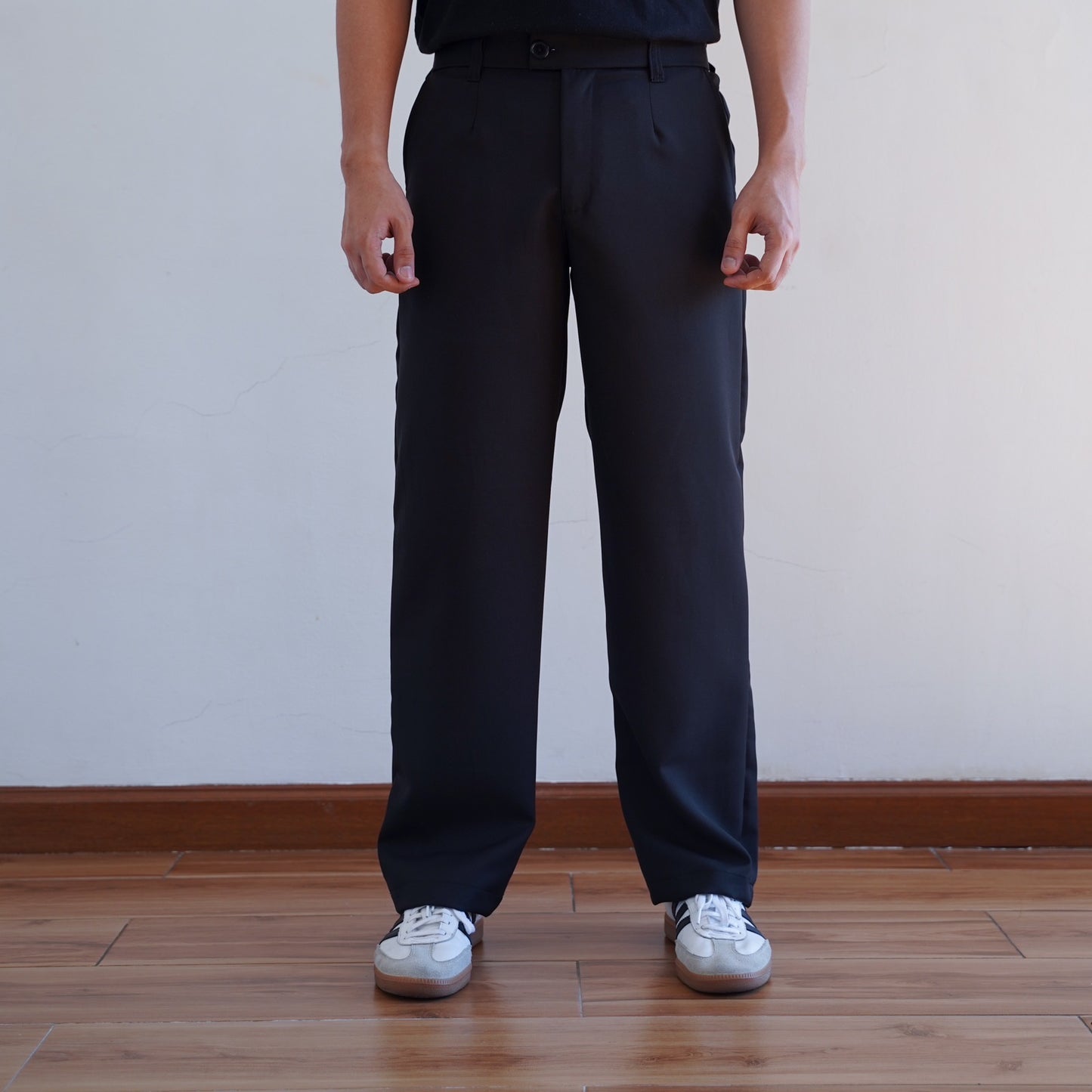 WIDE LEG PANTS IN BLACK