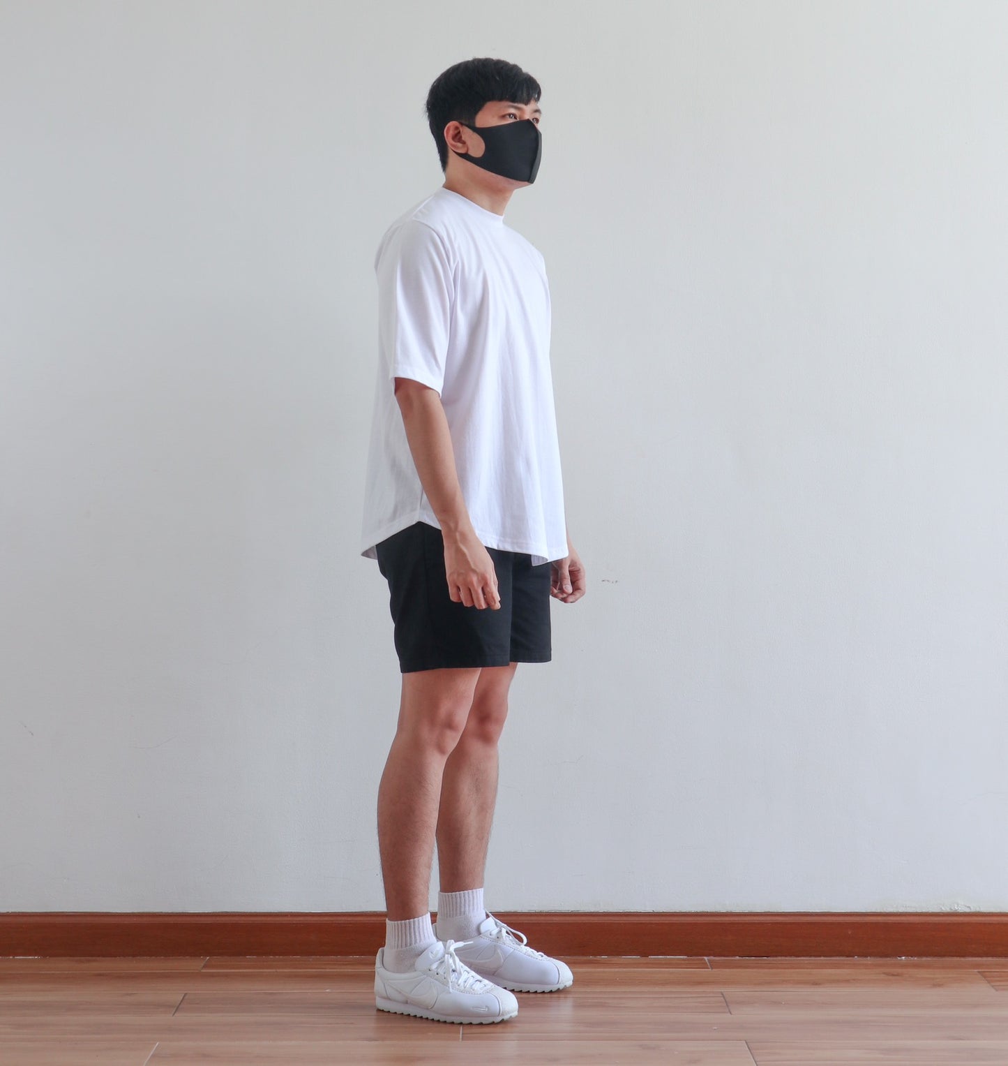 BOXY CURVE HEM TEE IN WHITE