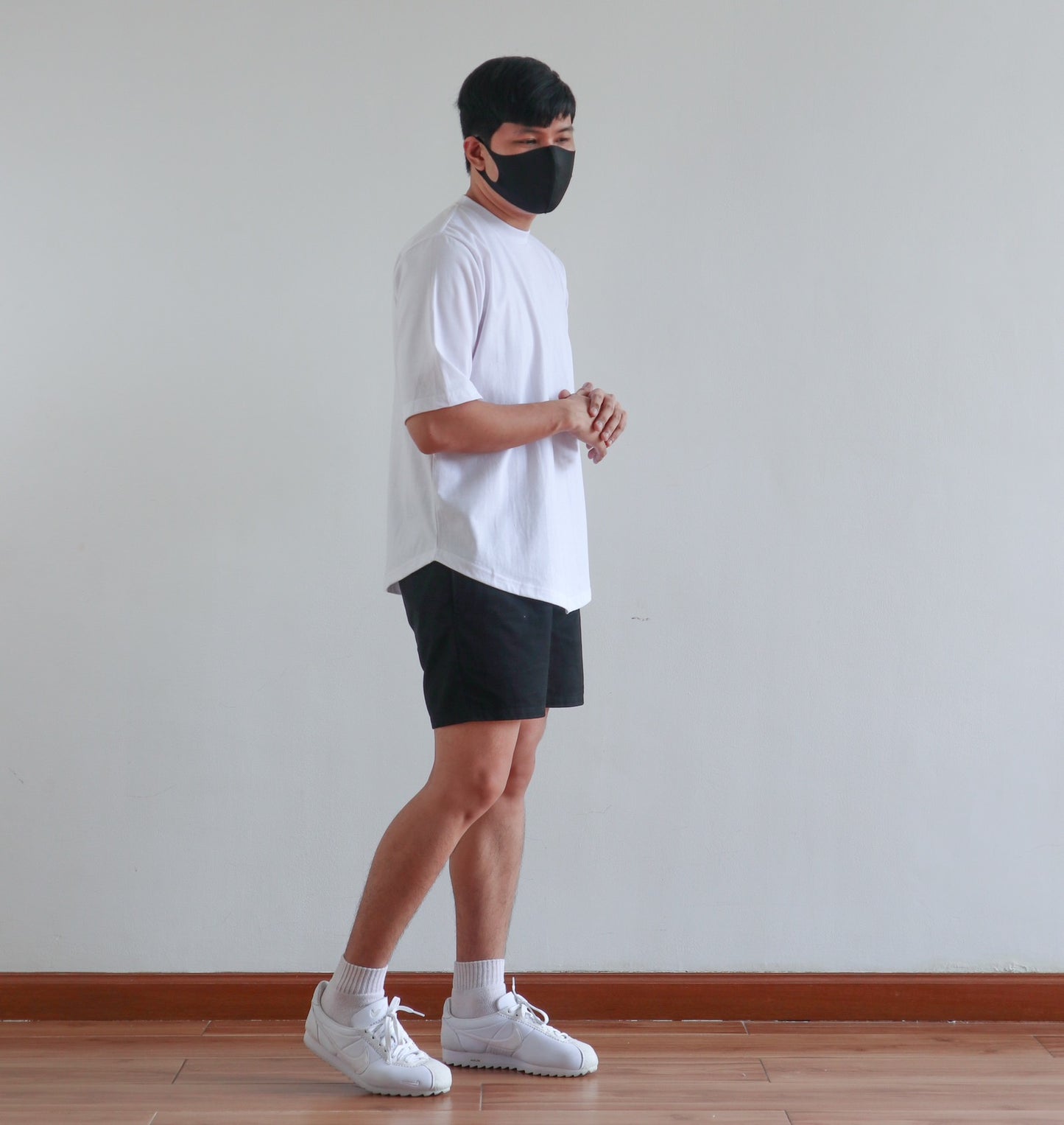 BOXY CURVE HEM TEE IN WHITE