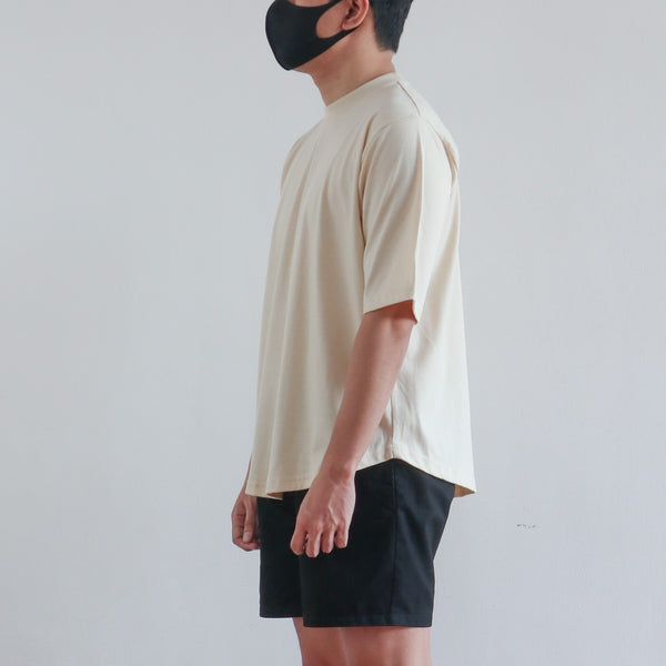 BOXY CURVE HEM TEE IN OFF WHITE