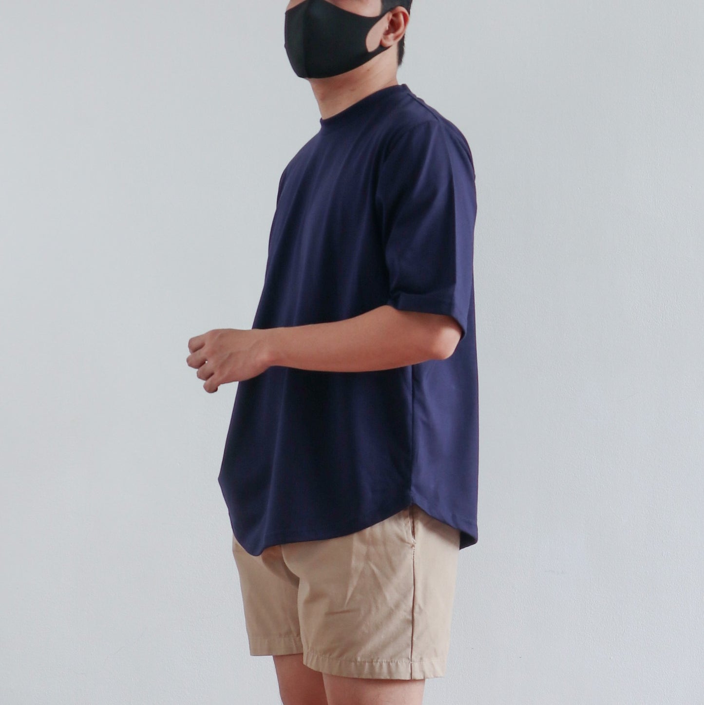 BOXY CURVE HEM TEE IN NAVY BLUE
