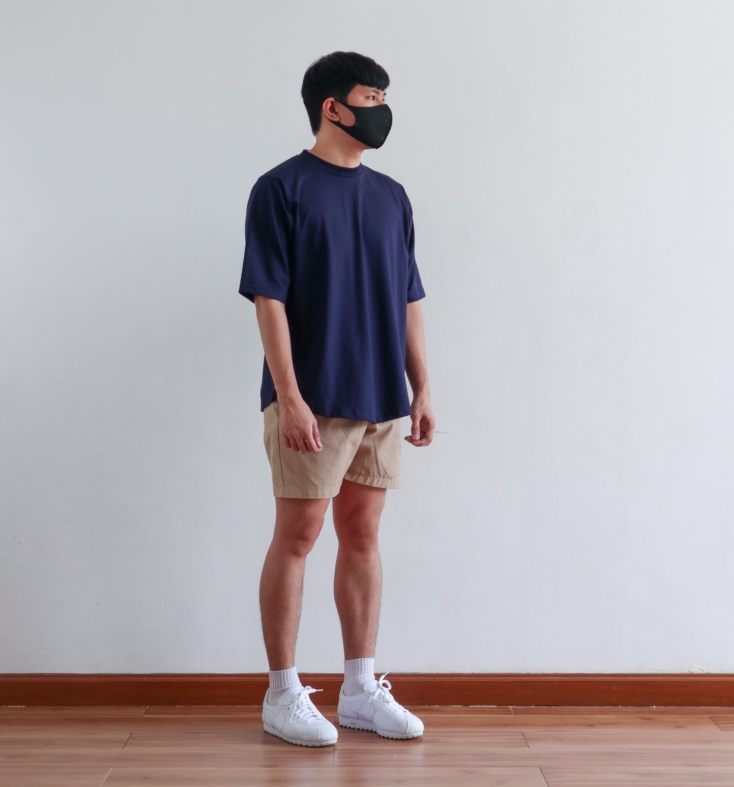 BOXY CURVE HEM TEE IN NAVY BLUE