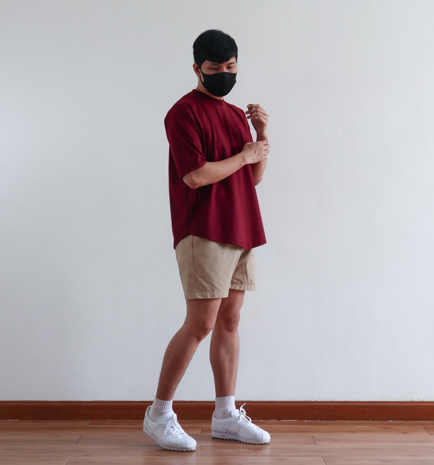 BOXY CURVE HEM TEE IN WINE