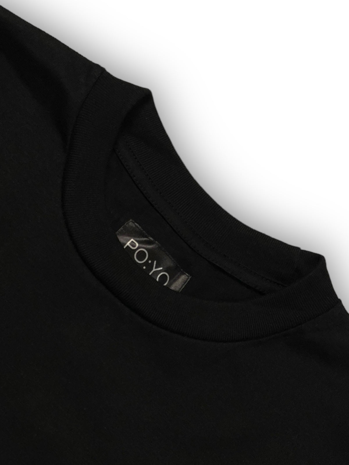 BOXY CURVE HEM TEE IN BLACK