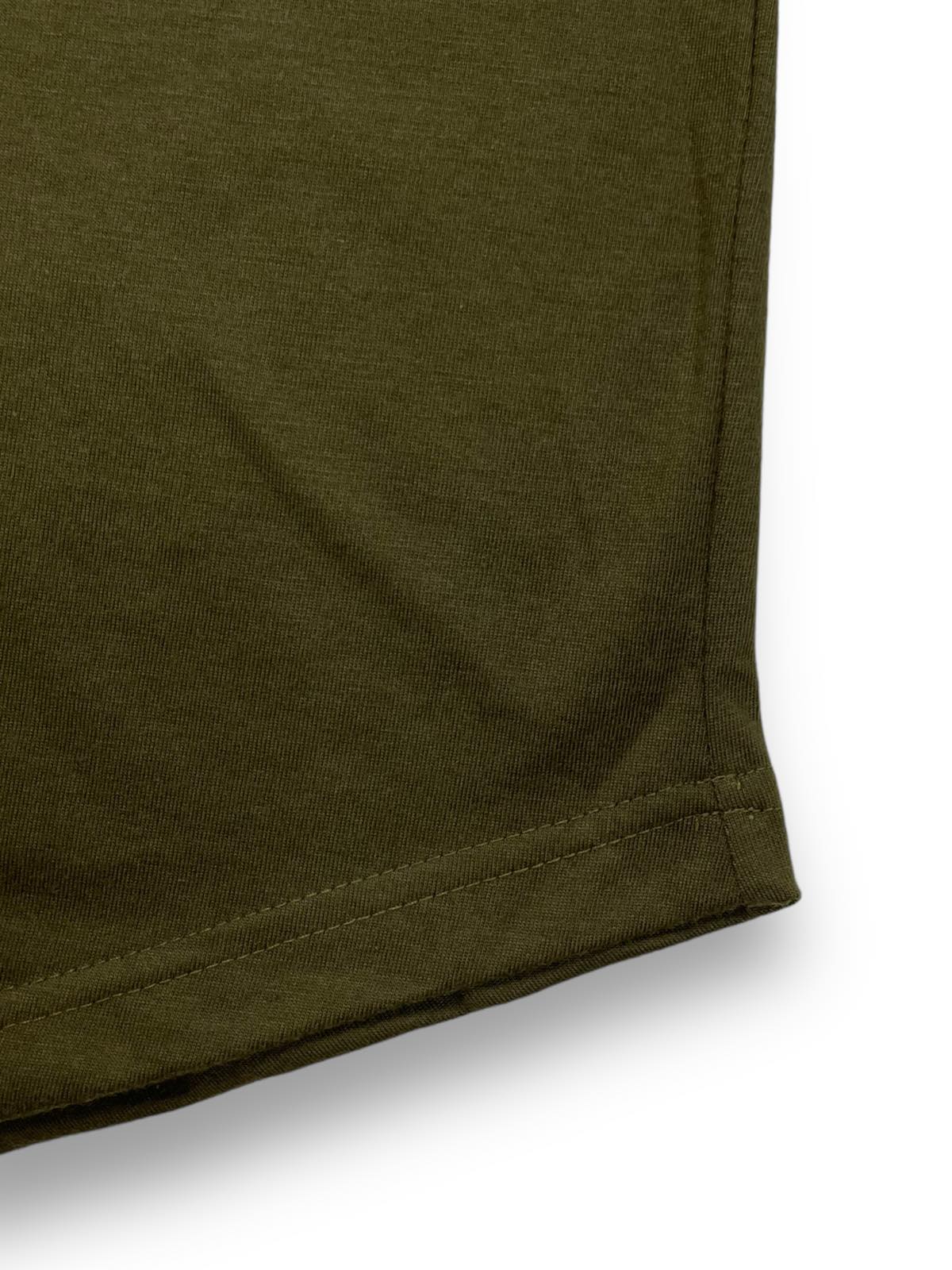 BOXY CURVE HEM TEE IN ARMY GREEN