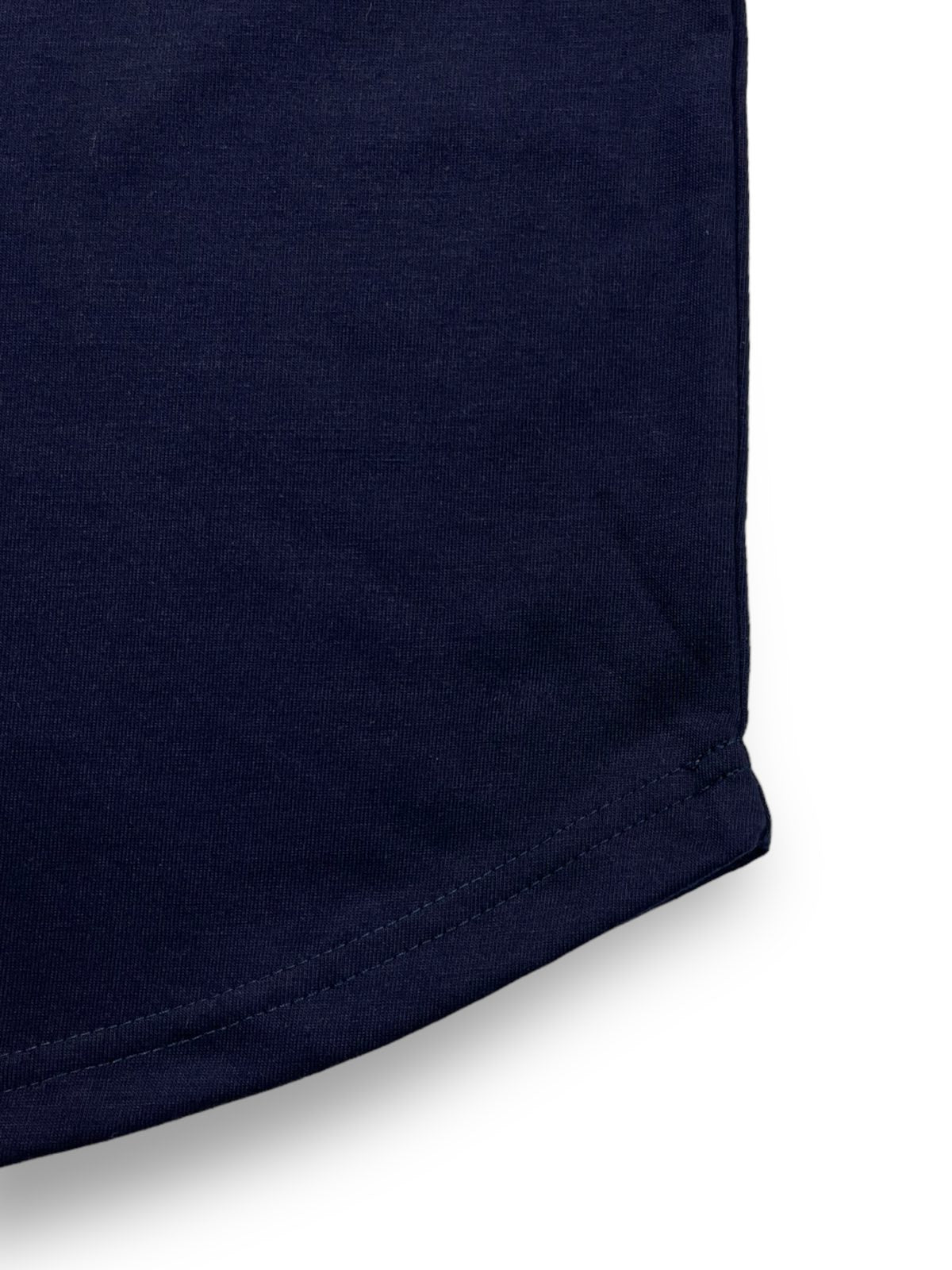 BOXY CURVE HEM TEE IN NAVY BLUE