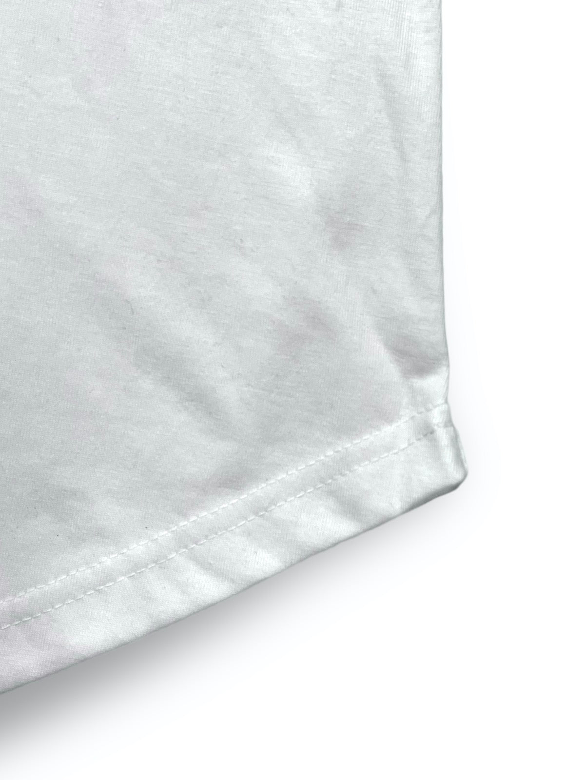 BOXY CURVE HEM TEE IN WHITE
