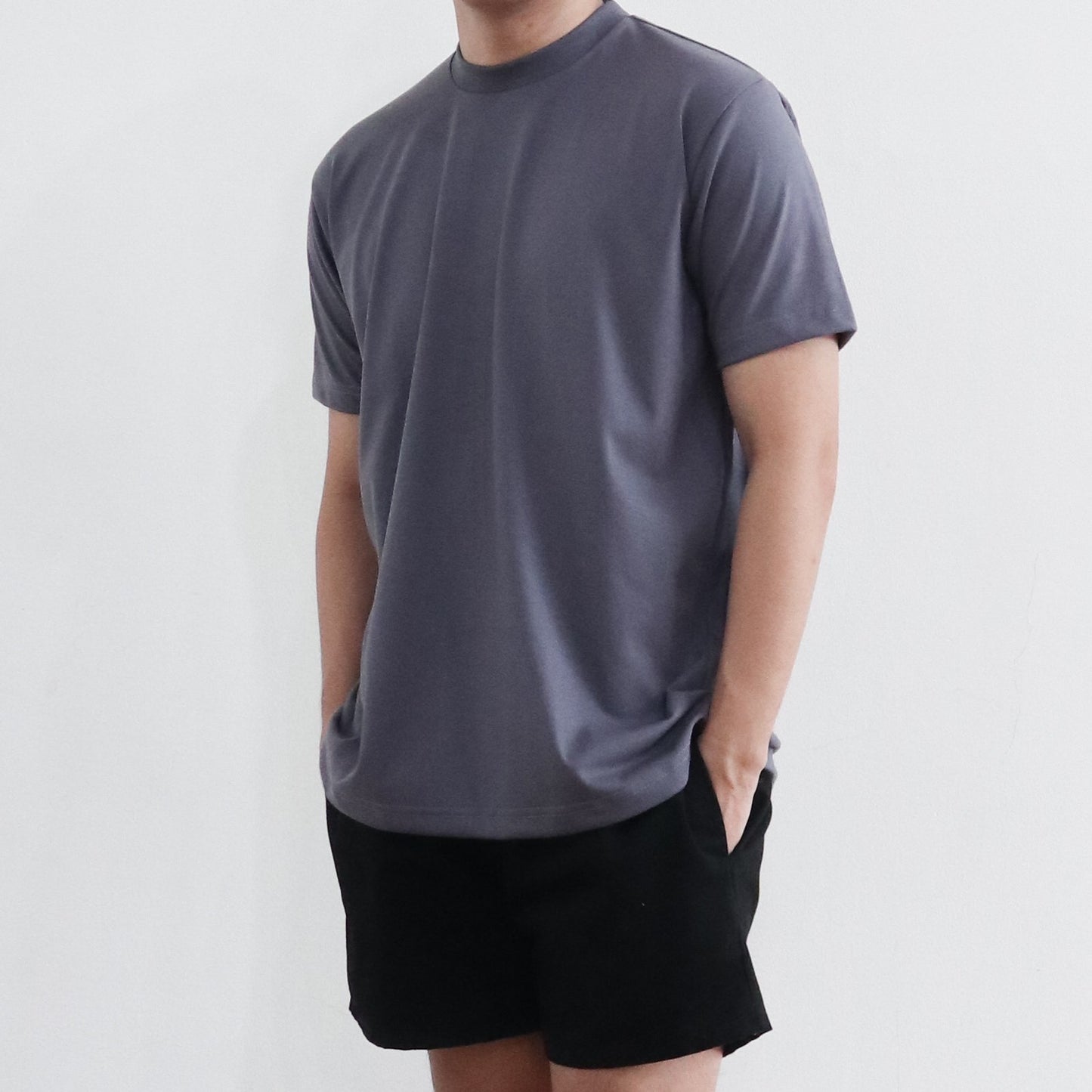 CLASSIC TEE IN DARK GRAY