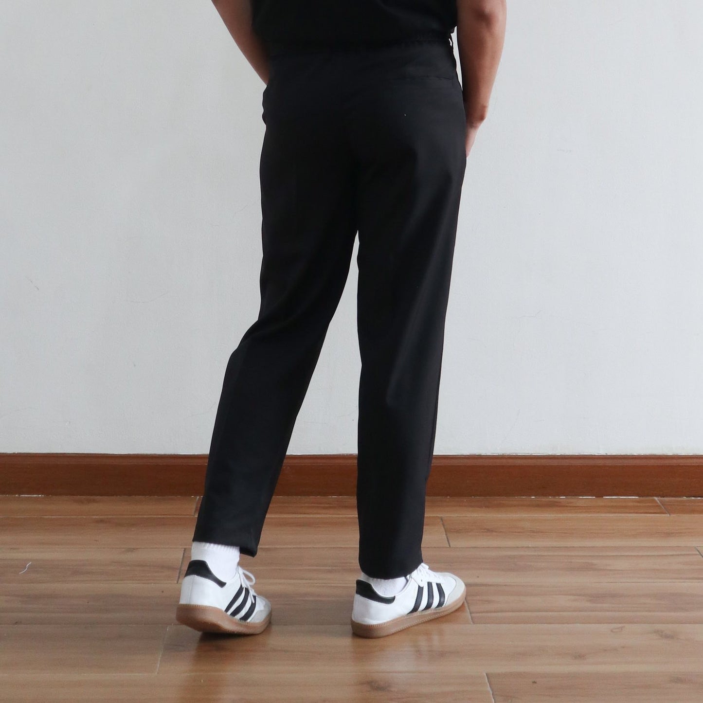 SMART TROUSERS IN BLACK