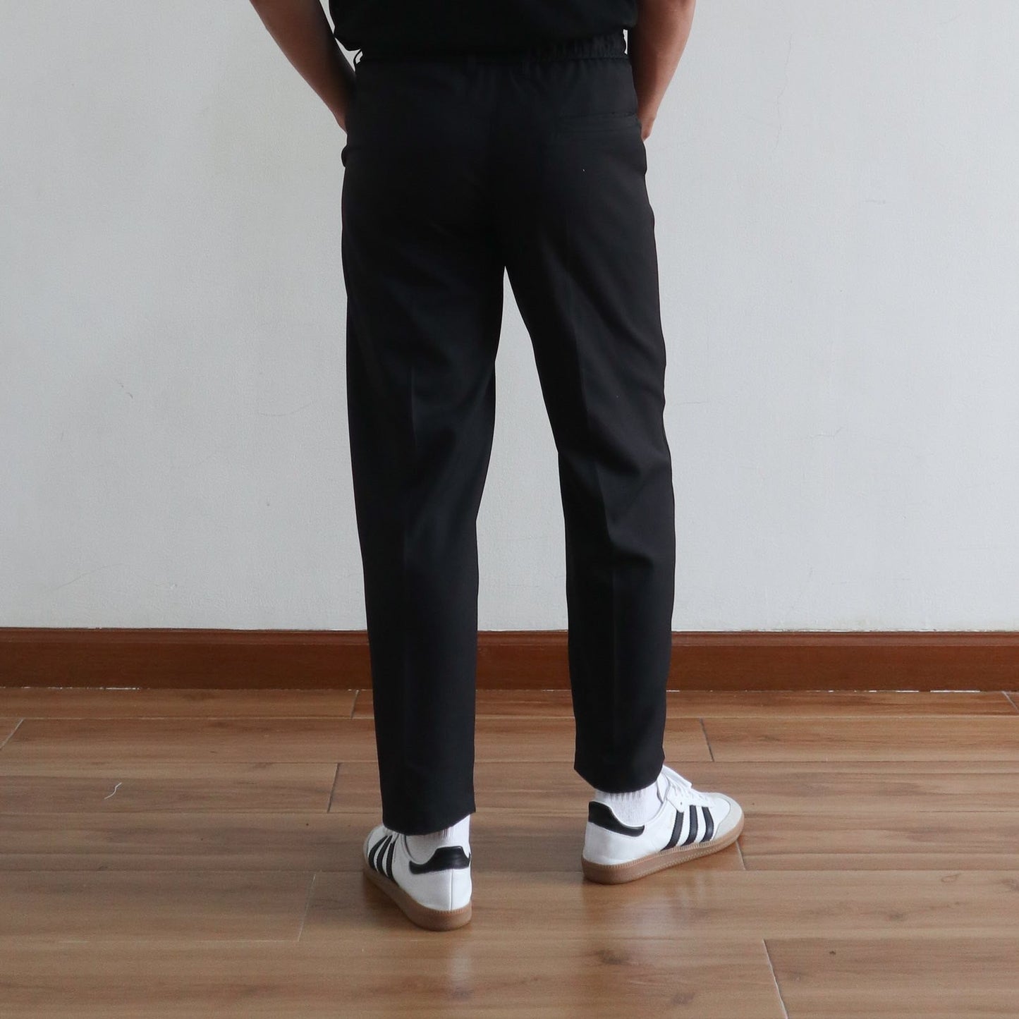 SMART TROUSERS IN BLACK