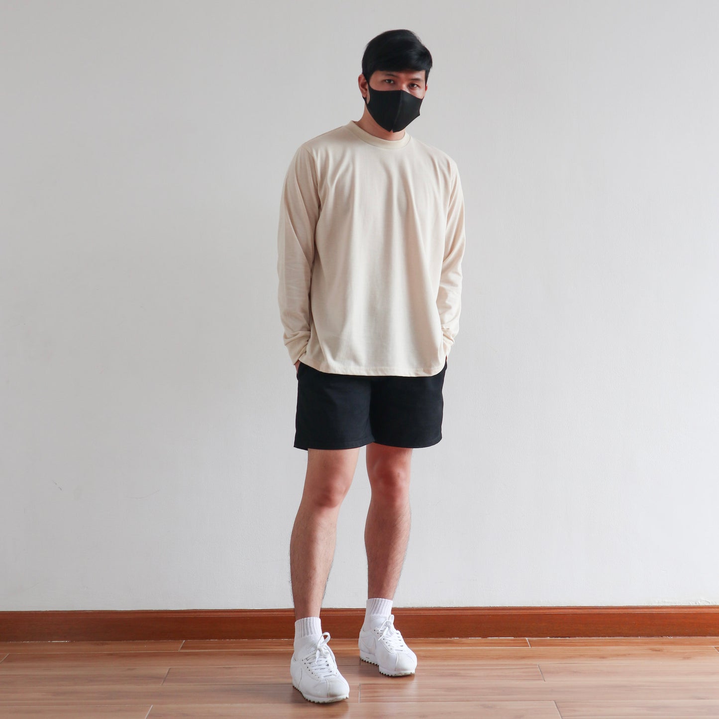 LONG SLEEVE TEE IN OFF WHITE