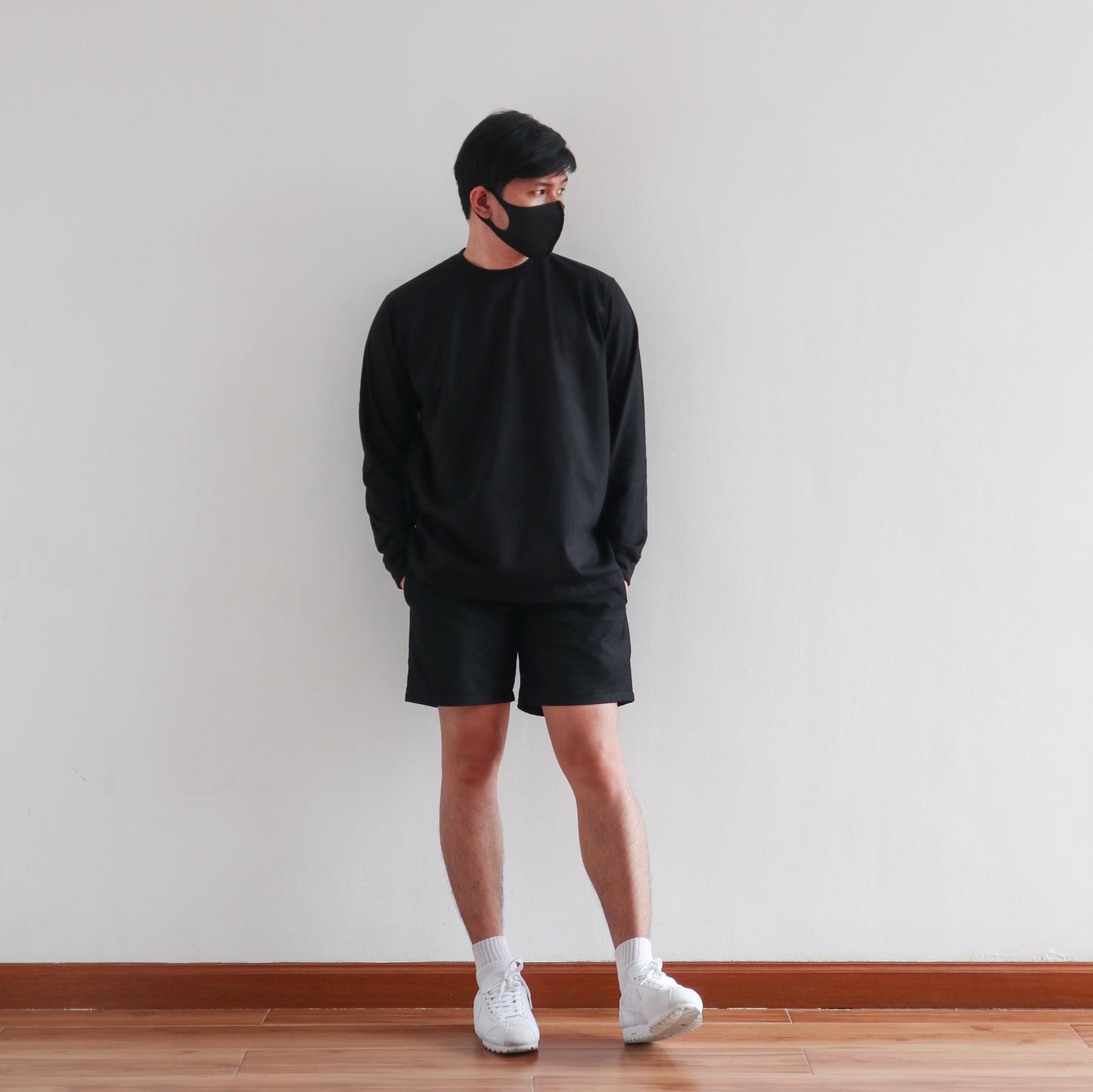 LONG SLEEVE TEE IN BLACK