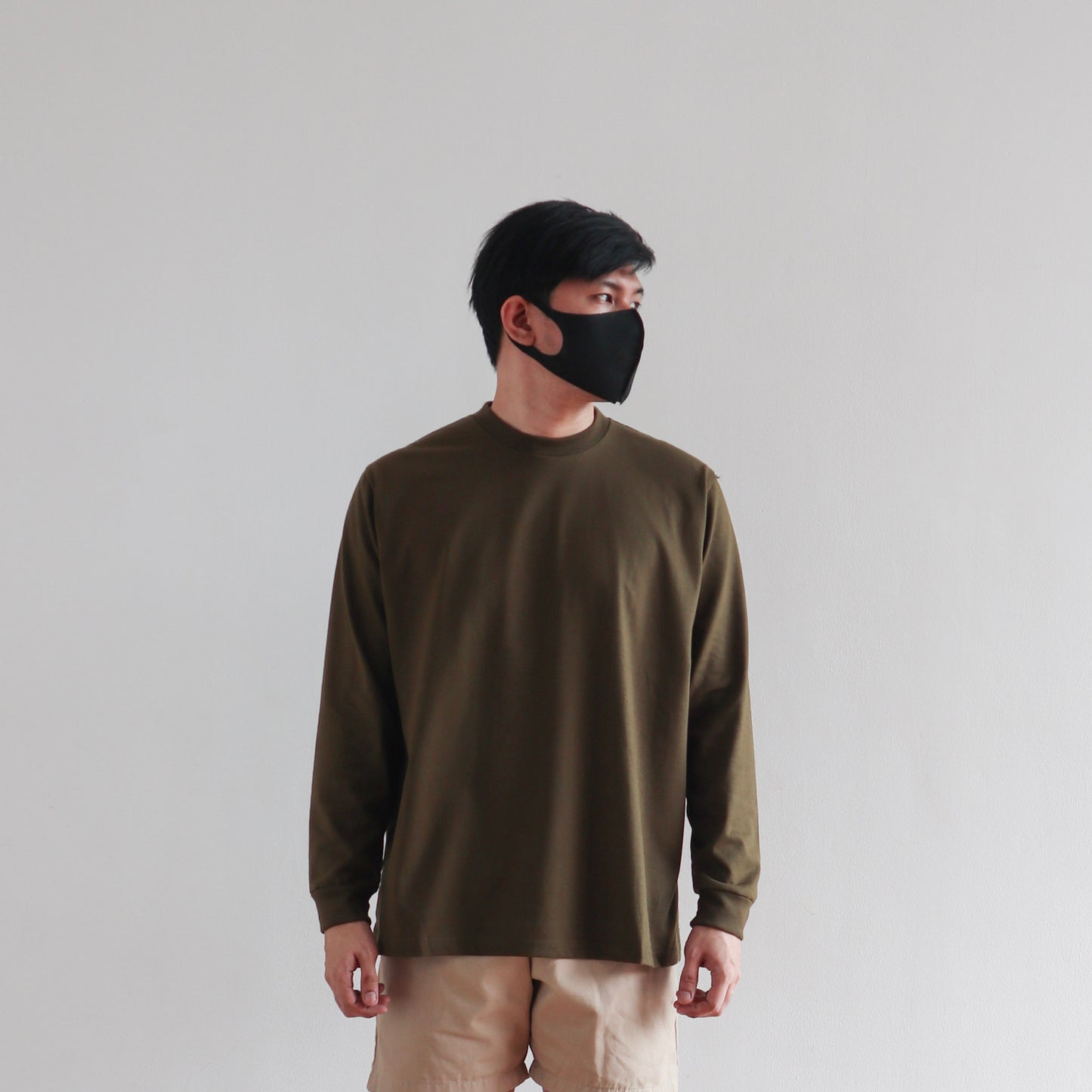 LONG SLEEVE TEE IN ARMY GREEN