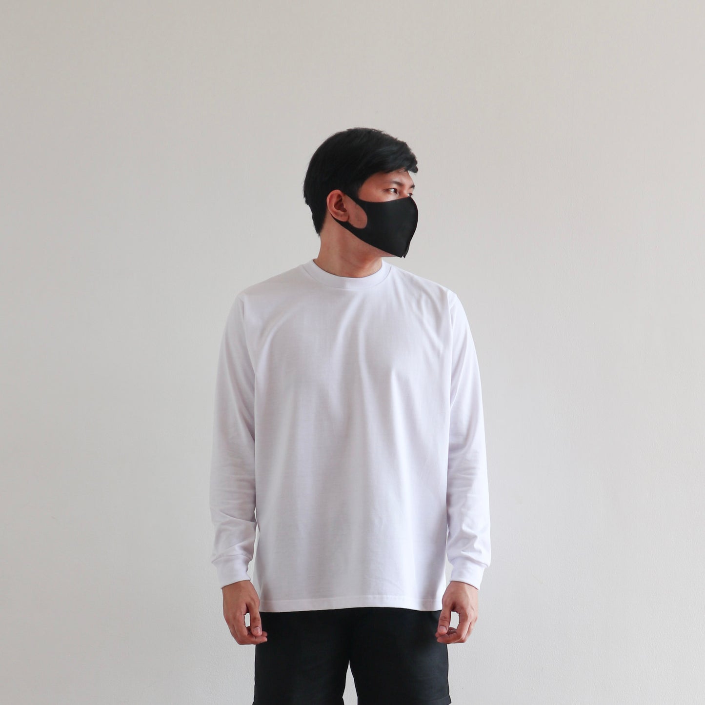 LONG SLEEVE TEE IN WHITE