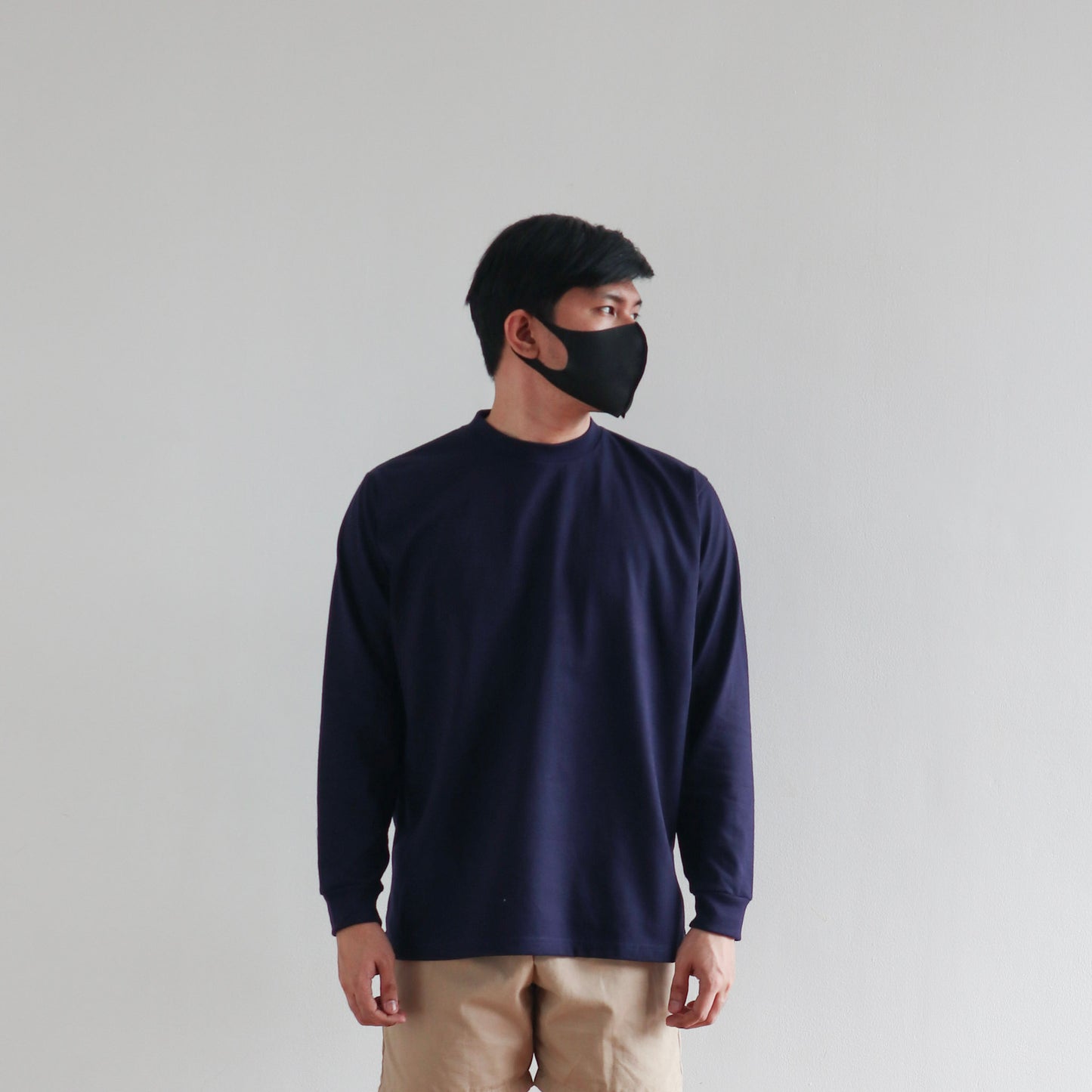 LONG SLEEVE TEE IN NAVY BLUE