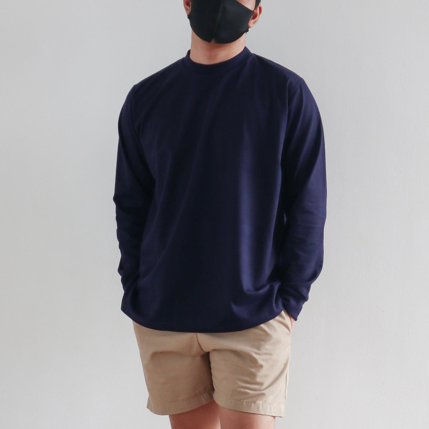 LONG SLEEVE TEE IN NAVY BLUE