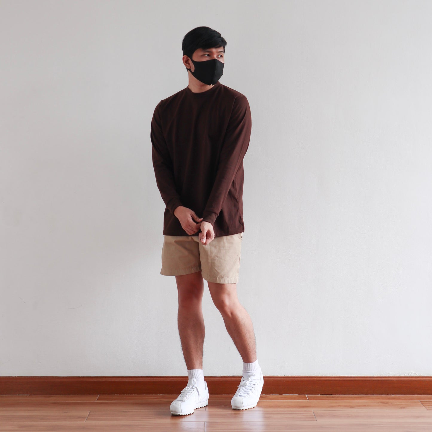 LONG SLEEVE TEE IN DARK BROWN