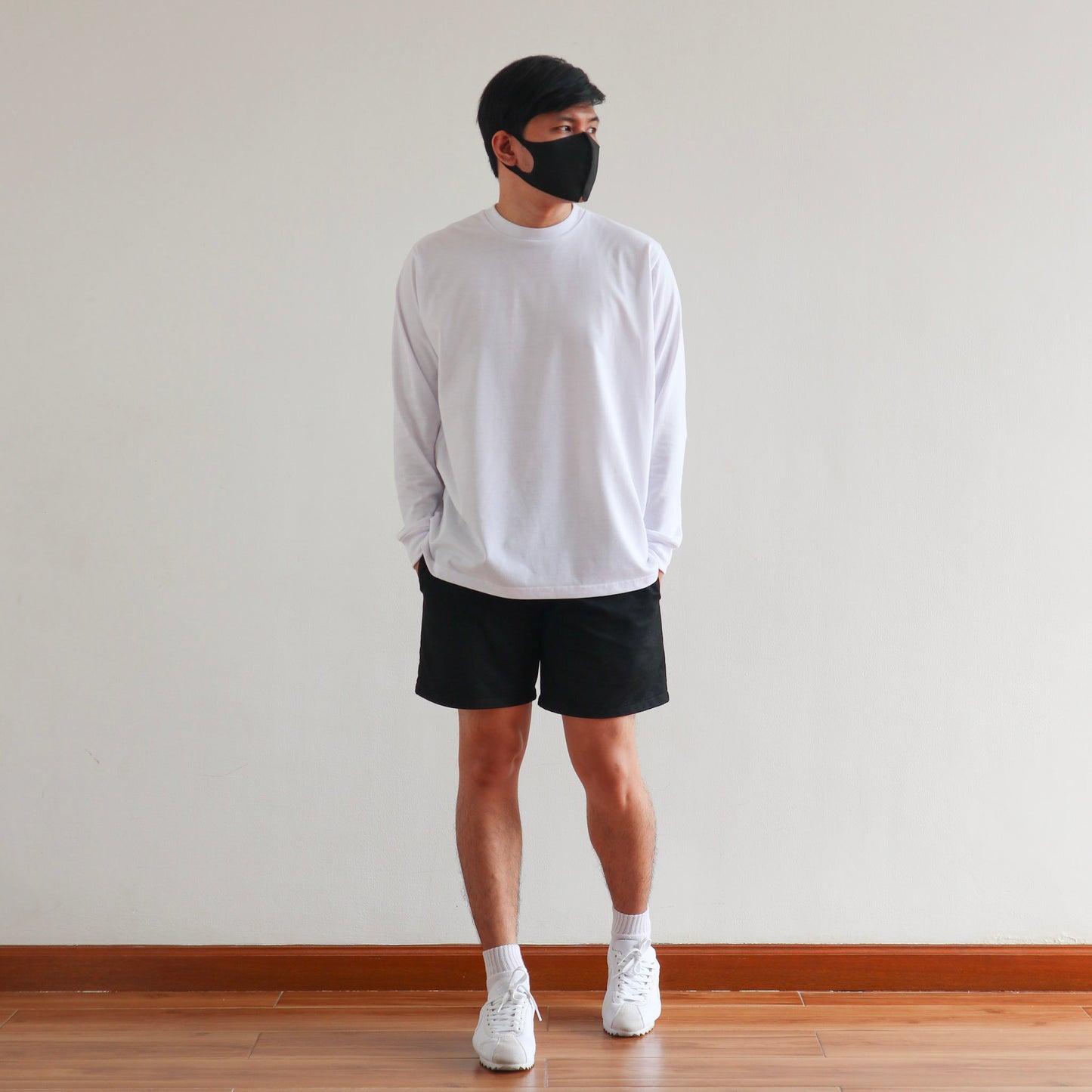 LONG SLEEVE TEE IN WHITE