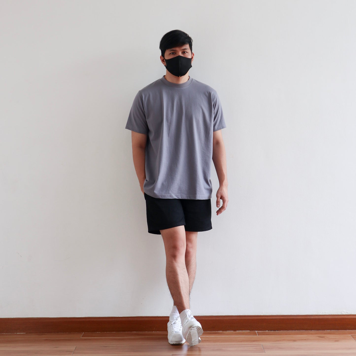 CLASSIC TEE IN STONE GRAY