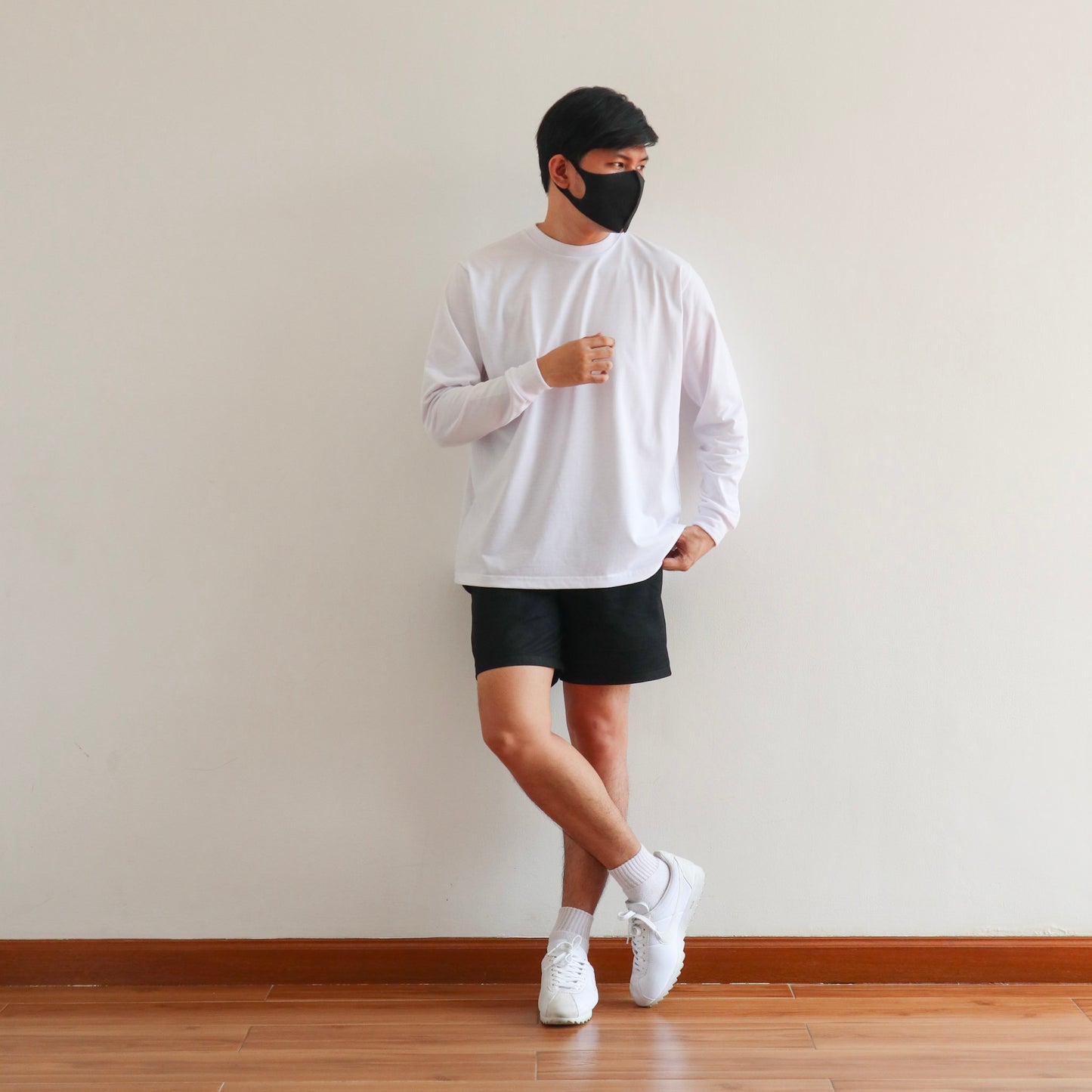 LONG SLEEVE TEE IN WHITE