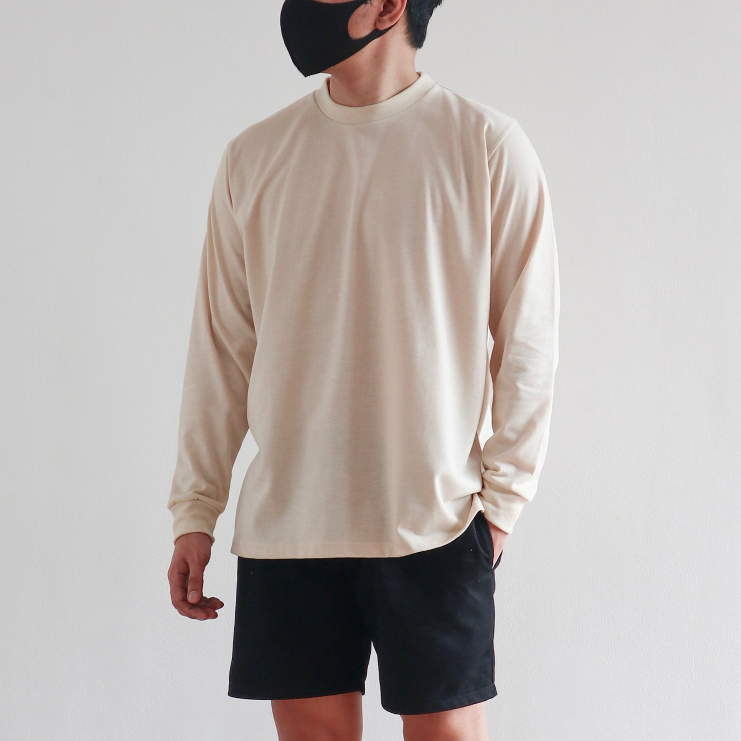 LONG SLEEVE TEE IN OFF WHITE